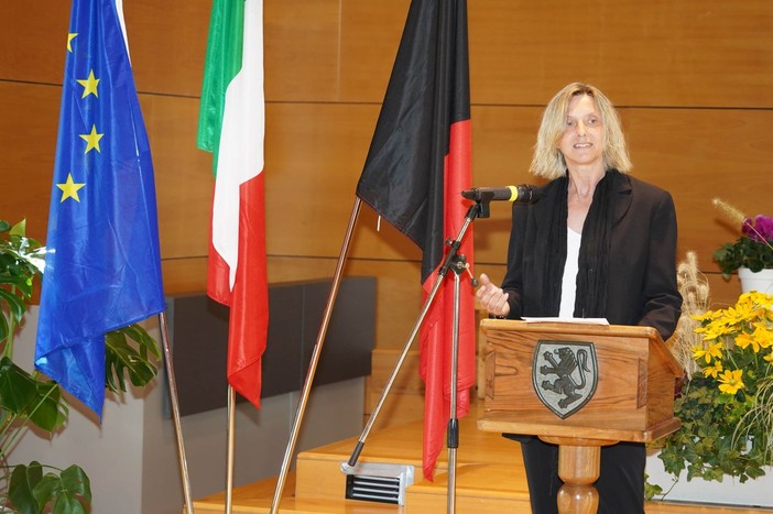 Marina Fey Sovrintendente agli studi Marina Fey Sovrintendente agli studi