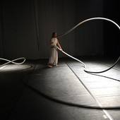 Il circo contemporaneo di Fenja Barteldres a “CHALLENGE – Il linguaggio e il suo doppio”