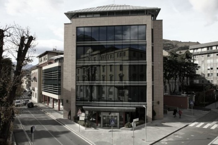 Destinazione Bruxelles: Finaosta lancia due tirocini europei per gli studenti dell’UniVdA Destinazione Bruxelles: Finaosta lancia due tirocini europei per gli studenti dell’UniVdA
