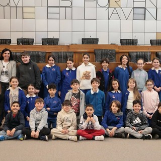 Piccoli consiglieri crescono: a scuola di democrazia tra i banchi del Consiglio Valle