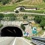 Caos gallerie, AVS incalza la Regione: "Servono subito bus potenziati e stop ai Tir di attraversamento" Caos gallerie, AVS incalza la Regione: "Servono subito bus potenziati e stop ai Tir di attraversamento"