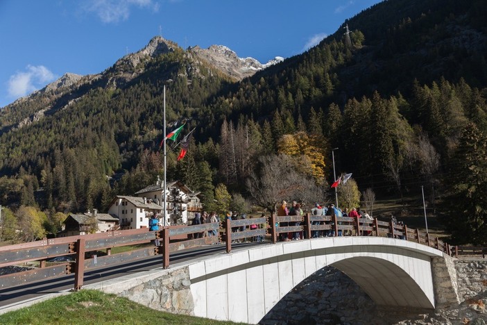 Il nuovo ponte in località Trinò/Pont Sec, a Gressoney-Saint-Jean