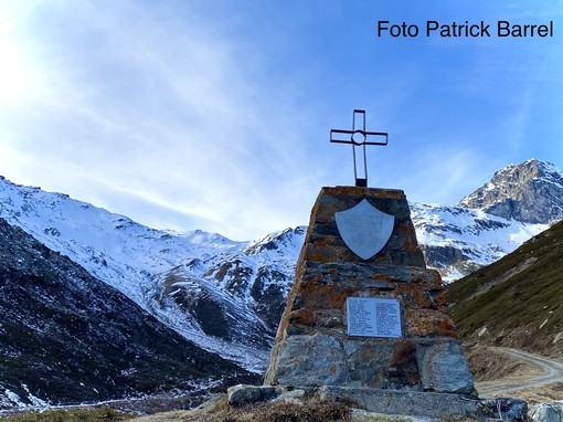 Il monumento commemorativo alla Grand Alpe di Valgrisenche Il monumento commemorativo alla Grand Alpe di Valgrisenche