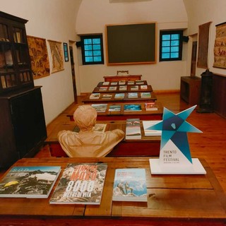 MontagnaLibri al Forte di Bard: dal 7 dicembre fino all’Epifania gli appassionati di letteratura legata ai  temi delle terre alte potranno consultare tutte le novità editoriali.