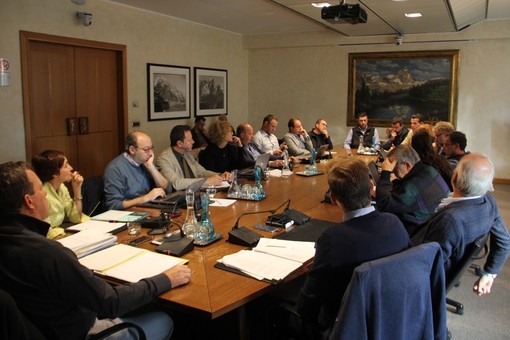 III Commissione favorevole sulle disposizioni per la riqualificazione del patrimonio di edilizia residenziale pubblica