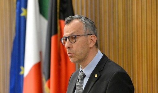 Corrado Jordan che ha illustrato la risoluzione approvata dopo un lungo suo lavoro di mediazione Corrado Jordan che ha illustrato la risoluzione approvata dopo un lungo suo lavoro di mediazione