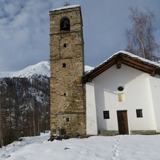 MONTAGNA VDA: CAPPELLA DEL KIRY CON RACCHETTE DA NEVE