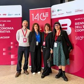 Da sn: David Catani, Nadia Romeo, Laura Raspino, vicepresidente di Legacoop Valle d’Aosta, e Noella Semeria Da sn: David Catani, Nadia Romeo, Laura Raspino, vicepresidente di Legacoop Valle d’Aosta, e Noella Semeria