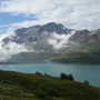 Colle del Moncenisio e il lago con il Giusalet sul versante opposto a quello che andremo a salire (foto L.Marchisio)