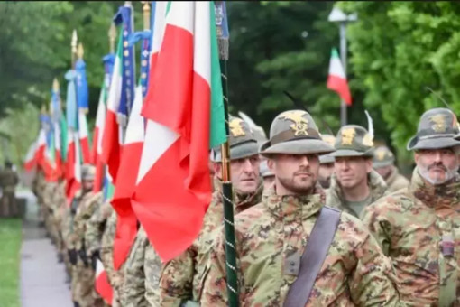 Le Bandiere di Guerra delle Truppe Alpine