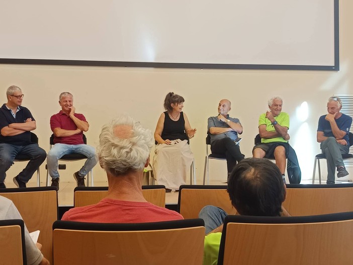 Cenacolo Italo Mus, quasi 500 visitatori per la 46ª Mostra Mercato dei Minerali Cenacolo Italo Mus, quasi 500 visitatori per la 46ª Mostra Mercato dei Minerali