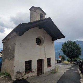 Sarre: presentato il paliotto restaurato della cappella di Bellun