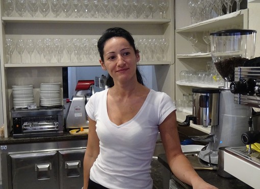 Gina Giorgiana Mustata, barista e 'defibrillatrice' all'enobar Romae di Aosta