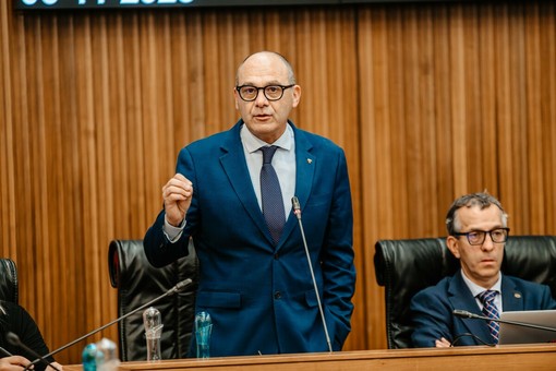 Michel Martinet interviene in aula