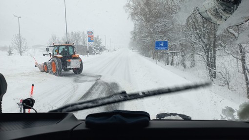 Maltempo in Valle d'Aosta, mezzi e personale Anas in azione per la pulizia e il trattamento del piano viabile sulle strade statali