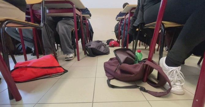 Metal detector a scuola, tra allarmi e realtà valdostana