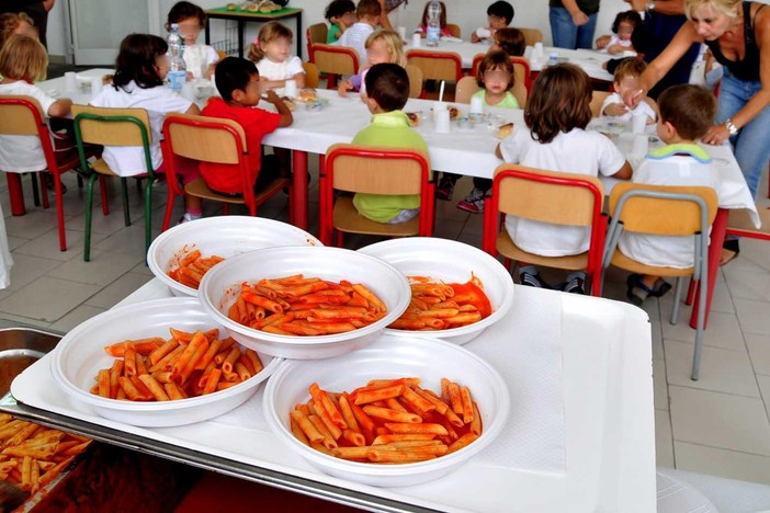 Per la mensa scolastica le famiglie valdostane spendono mediamente 80 euro al mese