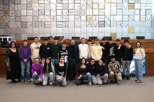 Portes ouvertes, gli studenti del Manzetti “bocciano” la patente a 16 anni