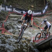 Boichis e Rissveds firmano il debutto della XCC World Cup a La Thuile. Domani spazio a Downhill ed Enduro Boichis e Rissveds firmano il debutto della XCC World Cup a La Thuile. Domani spazio a Downhill ed Enduro