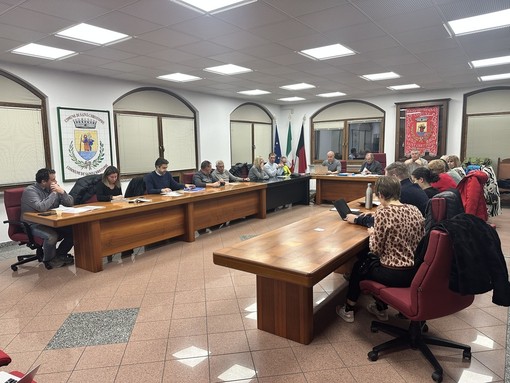 Saint-Christophe investe su servizi, infrastrutture e inclusione: approvazioni e novità in Consiglio comunale