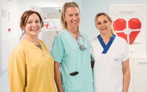 Sara Calligaro, responsabile del Coordinamento Ospedaliero donazione di organi e tessuti tra le infermiere esperte in Procurement Morena Gualtieri (sn) e Francine Massariol