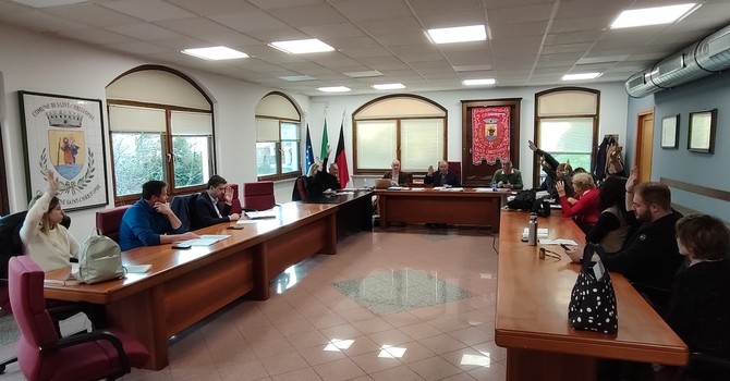 Saint-Christophe tra cantieri, regolamenti e servizi: un Comune che si muove ma senza scosse Saint-Christophe tra cantieri, regolamenti e servizi: un Comune che si muove ma senza scosse