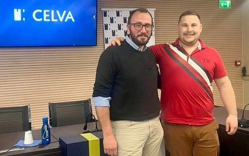 Passaggio di consegne tra Alexandre Bertolin (ds) e Firmino Therisod Passaggio di consegne tra Alexandre Bertolin (ds) e Firmino Therisod