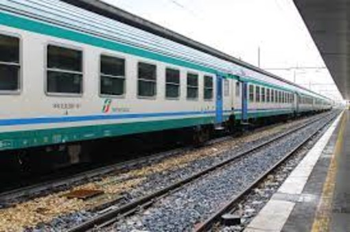 Ferrovia, stop ai treni tra Chivasso e Ivrea dal 23 febbraio: arrivano i bus diretti Aosta-Torino