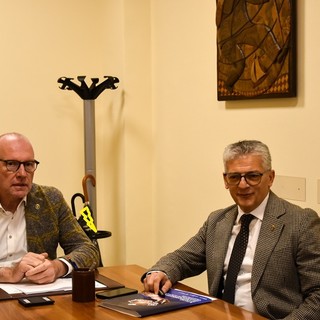 Testolin (sn) e Luigi Bertschy che dovrà lasciare l'assessorato