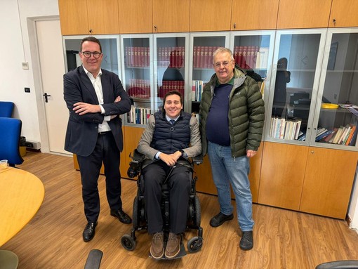 A sn il Presidente nazionale Uncem Marco Bussone e il Consigliere nazionale Uncem Jean Barocco hanno incontrato l’Assessore regionale alla Montagna Leonardo Lotto, al centro