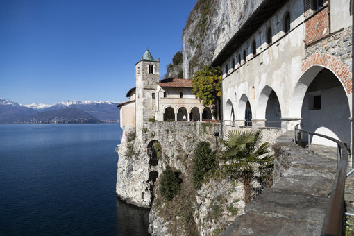 The Hermitage of Santa Caterina del Sasso. In the gallery, Virginia Islet, the Sacro Monte (Stations of the Cross) and Varese historic centre