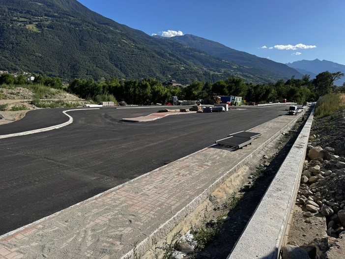 Aosta: Rinasce la viabilità del Dora,via Page torna a vivere Aosta: Rinasce la viabilità del Dora,via Page torna a vivere