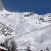 Tragedia sfiorata a Cervinia: valanga investe uno sciatore