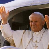 Nel 2000, Giovanni Paolo II lanciava uno dei suoi appelli più profetici, pronunciando un monito che oggi risuona con una drammatica attualità