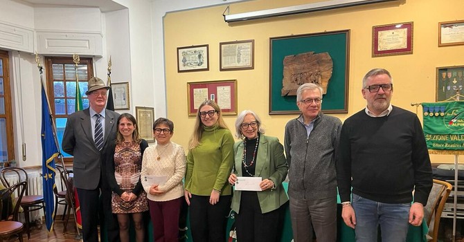 A sn Carlo Bionaz, presidente di Ana Valle d'Aosta A sn Carlo Bionaz, presidente di Ana Valle d'Aosta