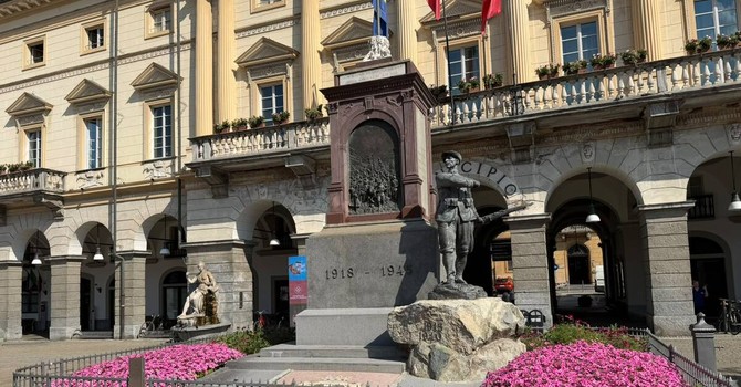 Parcheggi a pagamento, il Sindaco prova a smorzare il caso. Ma restano le domande dei cittadini Parcheggi a pagamento, il Sindaco prova a smorzare il caso. Ma restano le domande dei cittadini