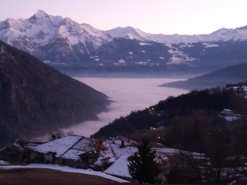 L'OPINIONE DEL CITTADINO ALBERTO ZUCCHI: Nebbia in Valle d'Aosta L'OPINIONE DEL CITTADINO ALBERTO ZUCCHI: Nebbia in Valle d'Aosta