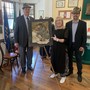 Da sn. Il Presidente Carlo Bionaz, l'Artista Mirella Todeschi e il Vicepresidente Albert Joseph Betemps Da sn. Il Presidente Carlo Bionaz, l'Artista Mirella Todeschi e il Vicepresidente Albert Joseph Betemps