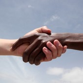 Identità plurali contro la paura delle differenze: dal Medio Oriente all’Europa, il Festival dell’Accoglienza sfida il populismo Identità plurali contro la paura delle differenze: dal Medio Oriente all’Europa, il Festival dell’Accoglienza sfida il populismo