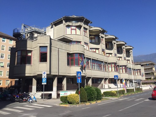 Scuo ad Aosta in attesa di essere demolita