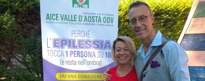 Il Presidente di AICE Valle d'Aosta ODV Manuele Amateis e la responsabile del progetto educativo estivo Été au village Désirée Benzo