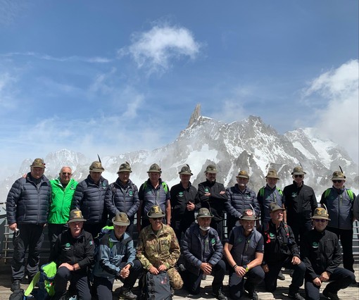 A Courmayeur il Consiglio Nazionale Ana, tra le lacrime per la morte dell'Alpino Parazzini e l'impegno per la ripartenza dell'Italia A Courmayeur il Consiglio Nazionale Ana, tra le lacrime per la morte dell'Alpino Parazzini e l'impegno per la ripartenza dell'Italia