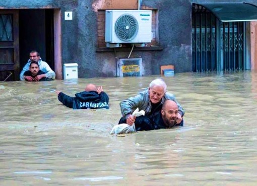 Alluvione Emilia Romagna: le associazioni dei consumatori chiedono stop a bollette per almeno 3 mesi.