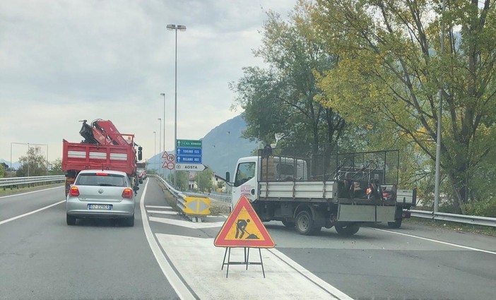 Aosta: I lavori stradali all'ingresso ovest della città fanno infuriare gli automobilisti