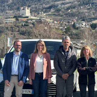 Mobilità sostenibile nel Grand-Paradis: consegnati i primi pulmini elettrici ai Comuni dell’Unité