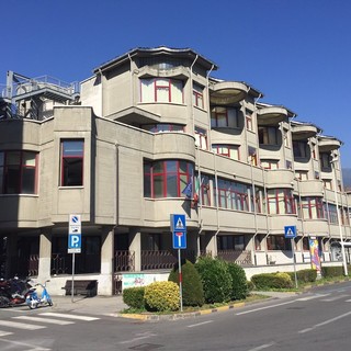 Scuo ad Aosta in attesa di essere demolita