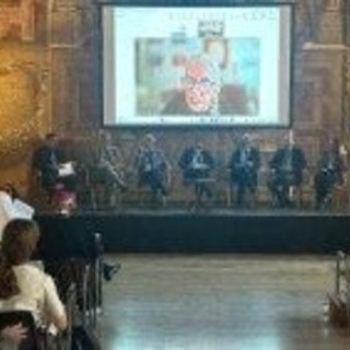 Alzheimer, dal Vaticano un appello alla responsabilità collettiva: «Nel malato c'è il volto di Cristo»