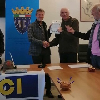 Da sn:  Cap. Com. CRI Piffari Antonello, Ten. Alp. Vizzi Erik, presidente UNUCI Ferrero Massimo, il relatore Gen. B. Vizzi Antonio