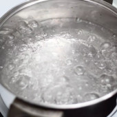 Acqua contaminata ad Aosta: il rubinetto non basta più. E il Comune deve spiegare perché Acqua contaminata ad Aosta: il rubinetto non basta più. E il Comune deve spiegare perché