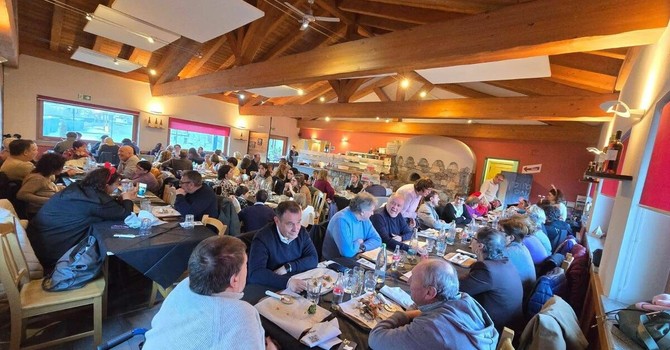 Un momento dell'incontro conviviale Un momento dell'incontro conviviale